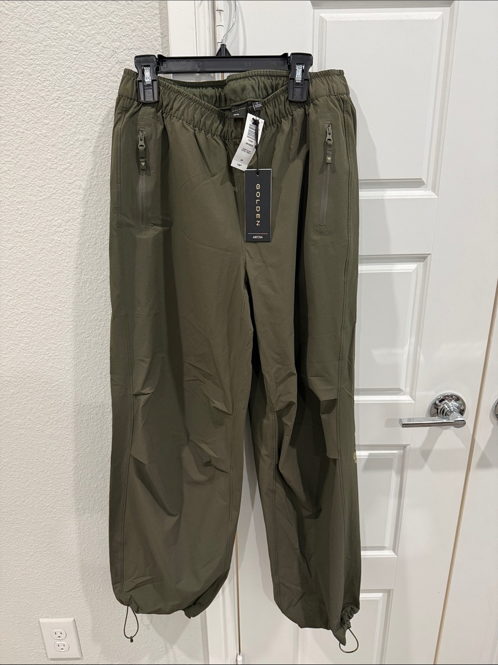 Aritzia Olive-Style Jogger Pants